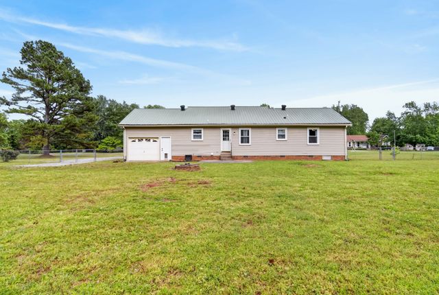 3918 Ashley Dr, Murfreesboro, TN 37128