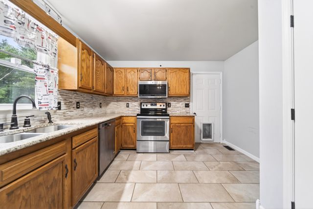 3918 Ashley Dr, Murfreesboro, TN 37128