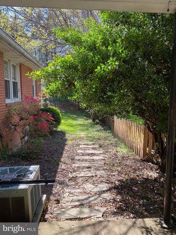 1708 N ROOSEVELT ST, Arlington, VA 22205