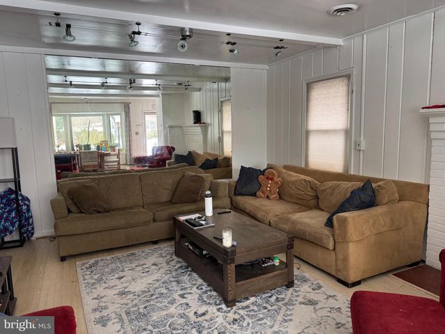 1708 N ROOSEVELT ST, Arlington, VA 22205