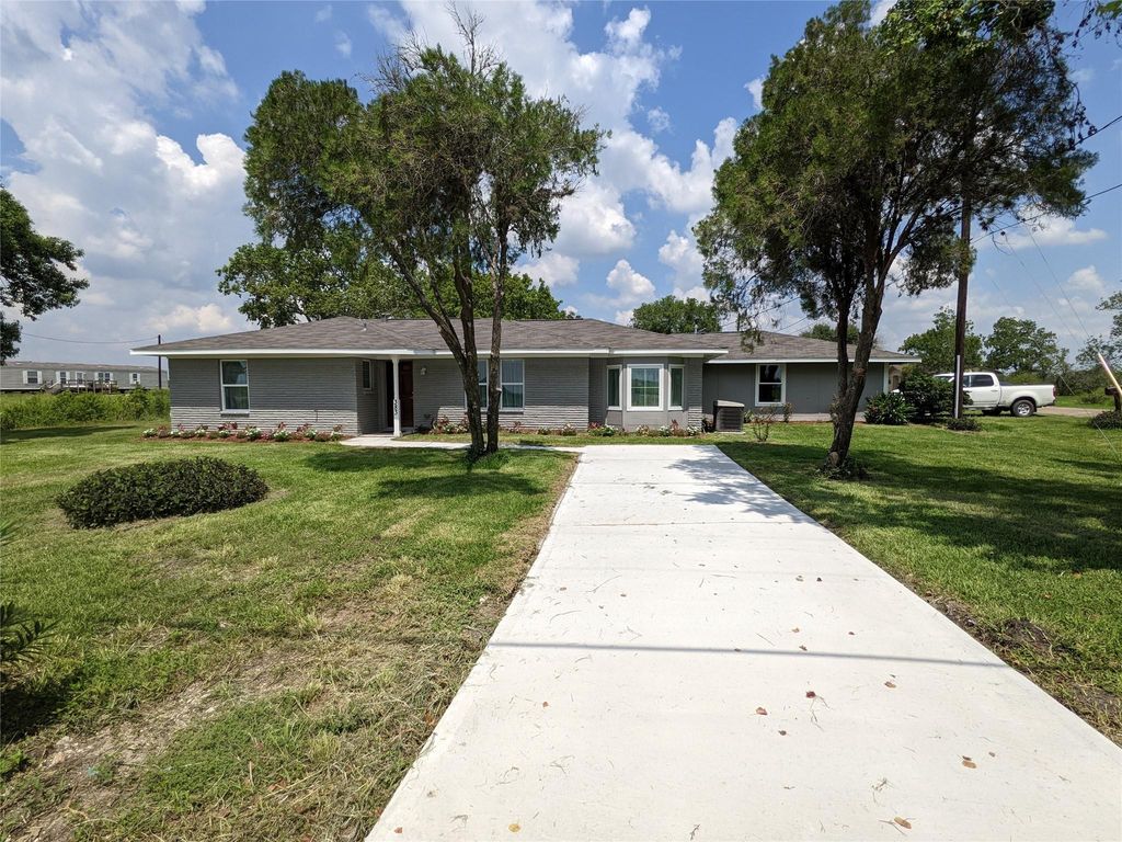 383 County Road 227, East Bernard, TX 77435