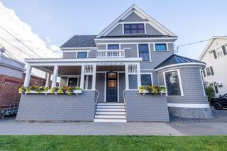 2 Punchard Ave 1, Andover, MA 01810