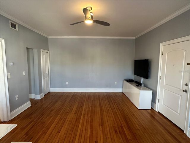 2117 W DEKLE AVENUE E2, Tampa, FL 33606