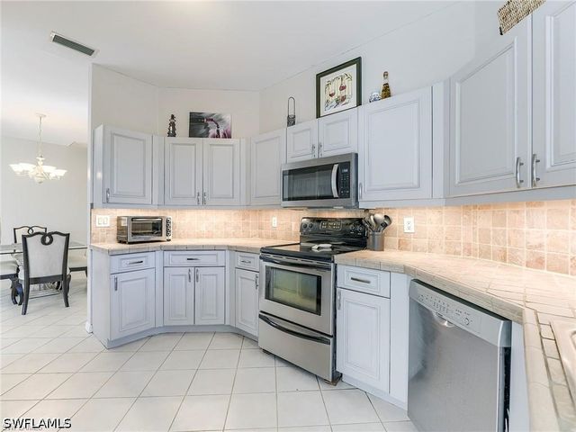 8529 Fairway Bend DR, Fort Myers, FL 33967