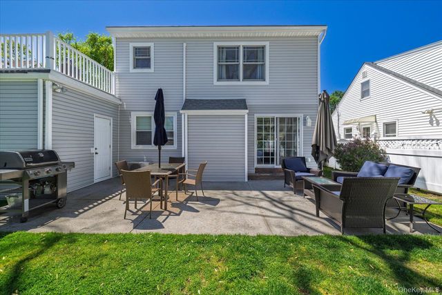 80 Doncaster Road, Malverne, NY 11565