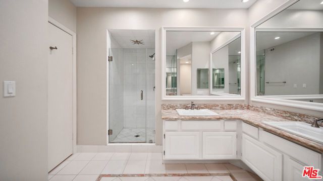 200 N ALMONT Drive 302, Beverly Hills, CA 90211