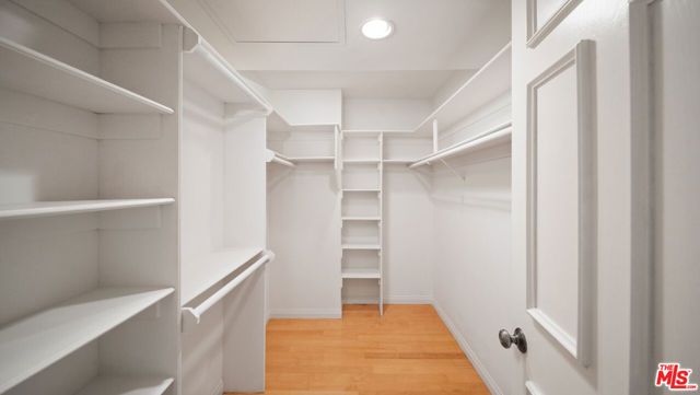 200 N ALMONT Drive 302, Beverly Hills, CA 90211