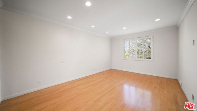 200 N ALMONT Drive 302, Beverly Hills, CA 90211