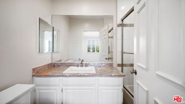 200 N ALMONT Drive 302, Beverly Hills, CA 90211