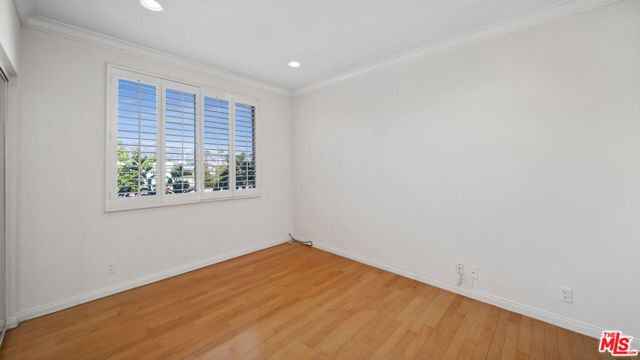 200 N ALMONT Drive 302, Beverly Hills, CA 90211