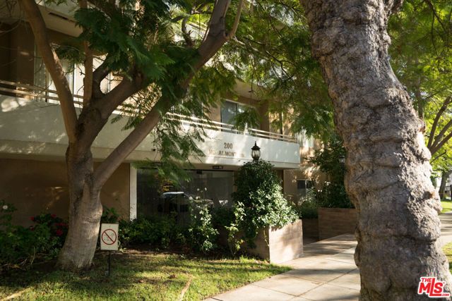 200 N ALMONT Drive 302, Beverly Hills, CA 90211