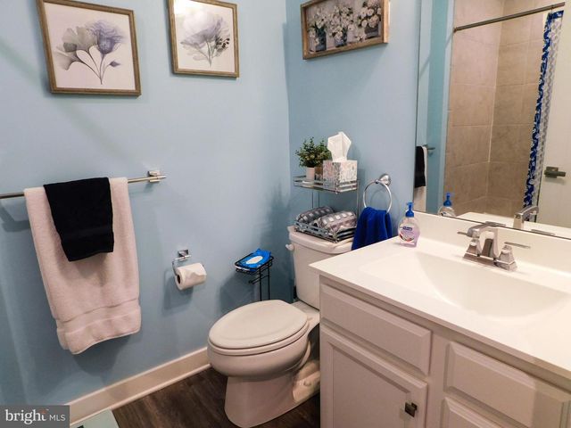 1046 MOSCARIELLO LN, Royersford, PA 19468