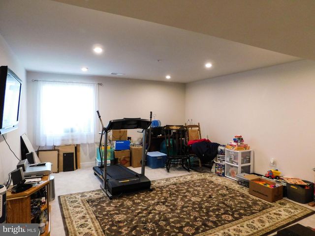1046 MOSCARIELLO LN, Royersford, PA 19468
