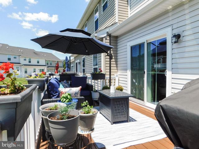 1046 MOSCARIELLO LN, Royersford, PA 19468