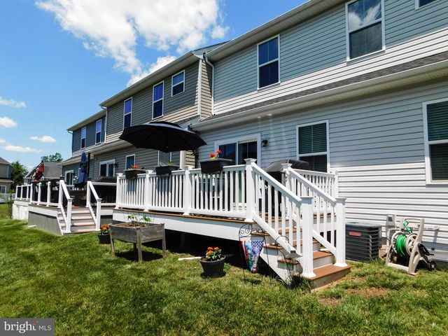 1046 MOSCARIELLO LN, Royersford, PA 19468