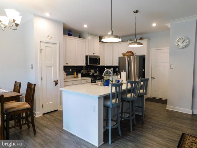 1046 MOSCARIELLO LN, Royersford, PA 19468
