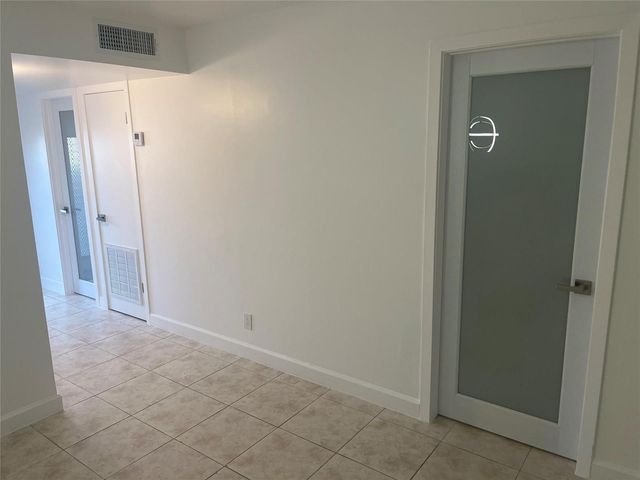 9800 Sunrise Lakes Boulevard 109, Sunrise, FL 33322