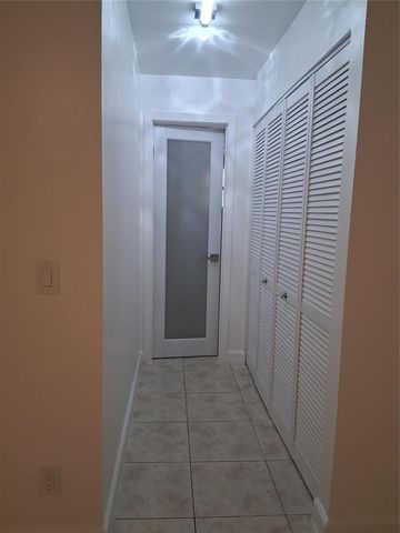 9800 Sunrise Lakes Boulevard 109, Sunrise, FL 33322