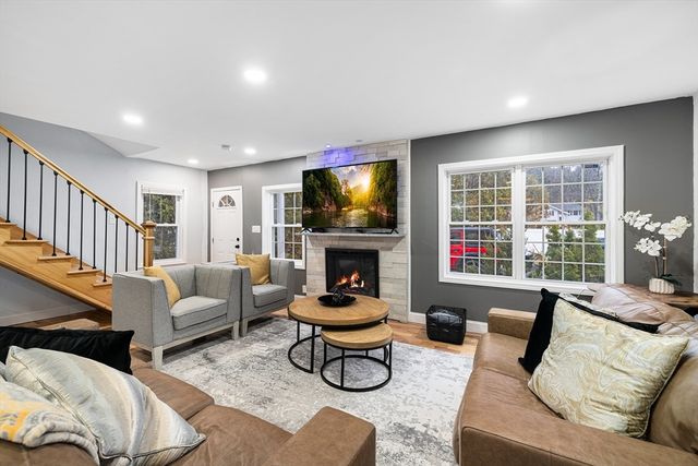 104 Sw Cutoff, Northborough, MA 01532