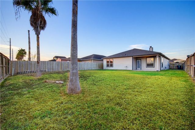 7650 Sable Creek Dr, Corpus Christi, TX 78414