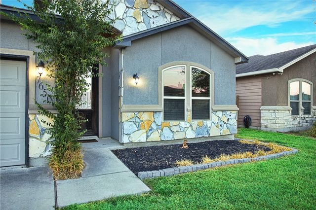 7650 Sable Creek Dr, Corpus Christi, TX 78414