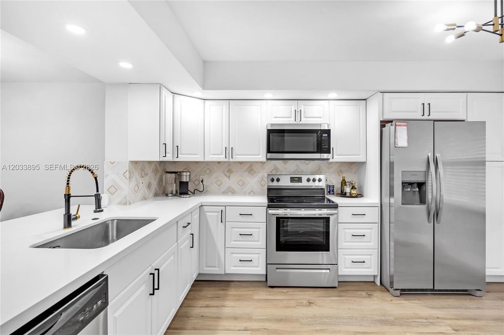 701 SW 142nd Avenue 108S, Pembroke Pines, FL 33027