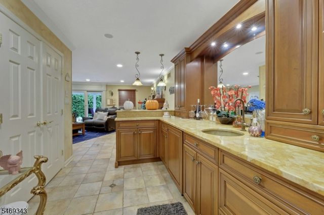 510 Alps Rd, Wayne Twp., NJ 07470