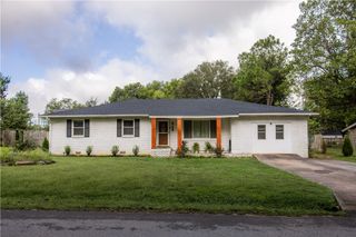 304 S Summit Street, Prairie Grove, AR 72753