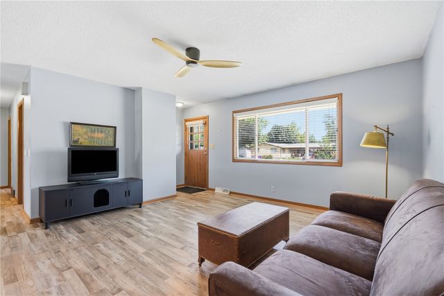 5101 1st Avenue SW, Cedar Rapids, IA 52404