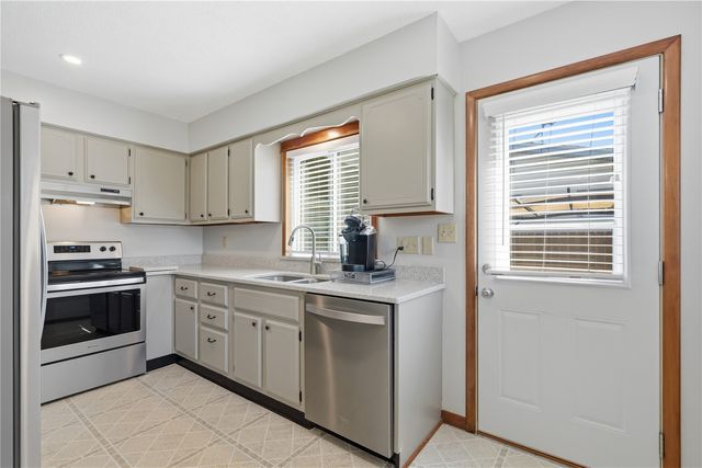 5101 1st Avenue SW, Cedar Rapids, IA 52404