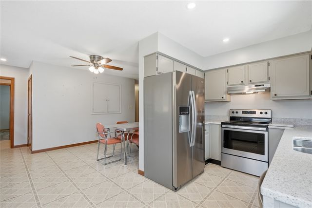 5101 1st Avenue SW, Cedar Rapids, IA 52404
