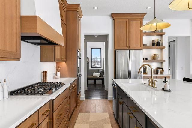 9591 Eagle Ridge Road, Chanhassen, MN 55317