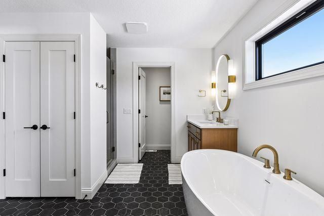 9591 Eagle Ridge Road, Chanhassen, MN 55317