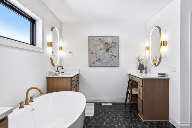 9591 Eagle Ridge Road, Chanhassen, MN 55317