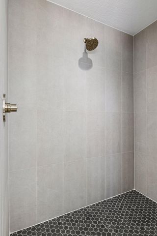 9591 Eagle Ridge Road, Chanhassen, MN 55317