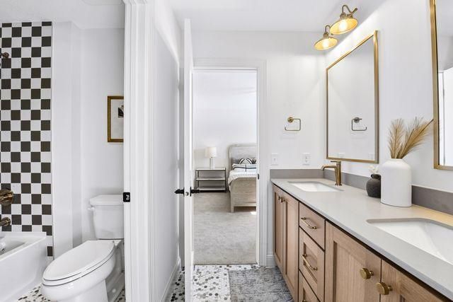 9591 Eagle Ridge Road, Chanhassen, MN 55317