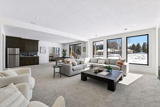 9591 Eagle Ridge Road, Chanhassen, MN 55317