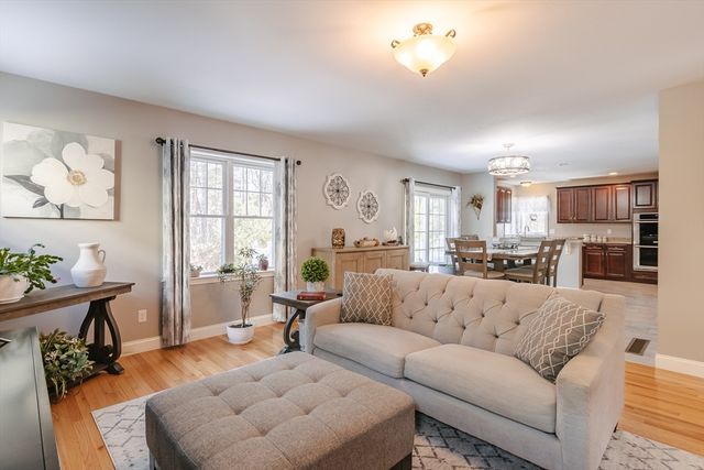 47 Surrey Ln, East Bridgewater, MA 02333