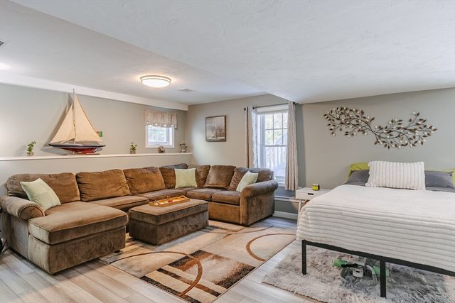 47 Surrey Ln, East Bridgewater, MA 02333