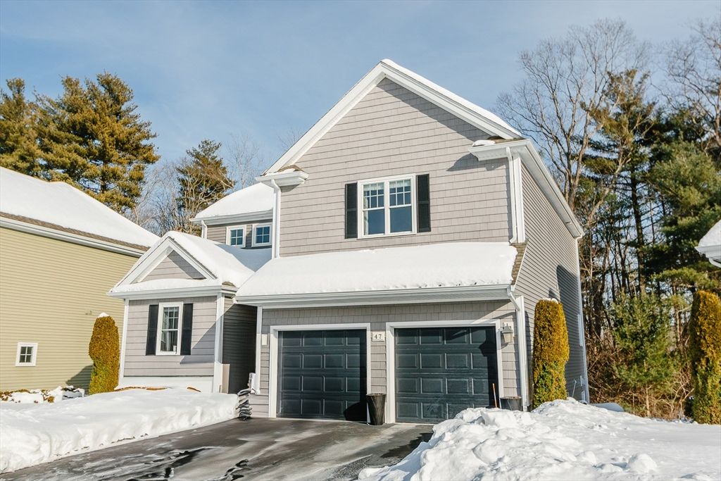 47 Surrey Ln, East Bridgewater, MA 02333