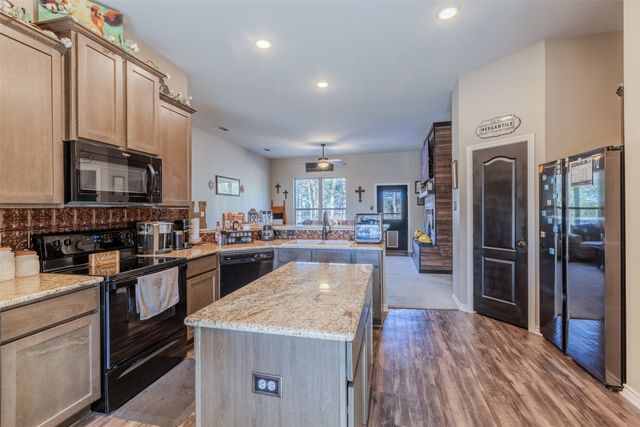 8676 State Highway 19, Edgewood, TX 75117