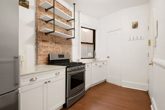 715 9th Ave Apt 3RN, New York City, NY 10019