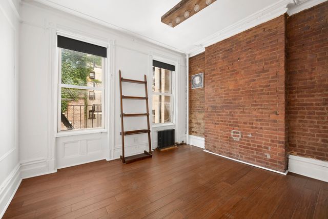 715 9th Ave Apt 3RN, New York City, NY 10019