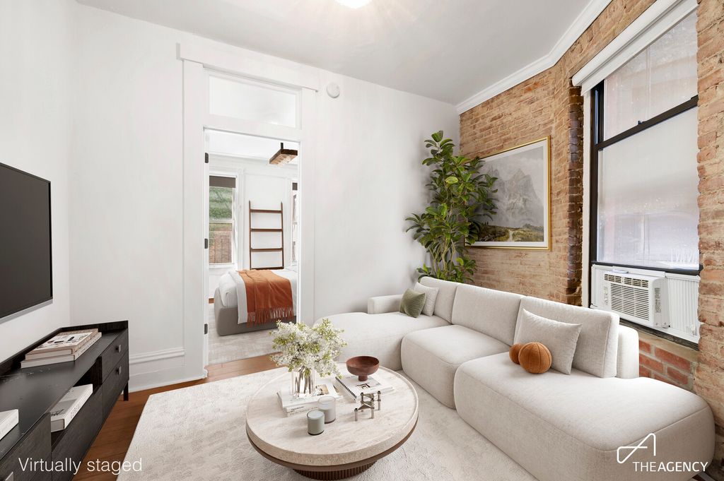 715 9th Ave Apt 3RN, New York City, NY 10019
