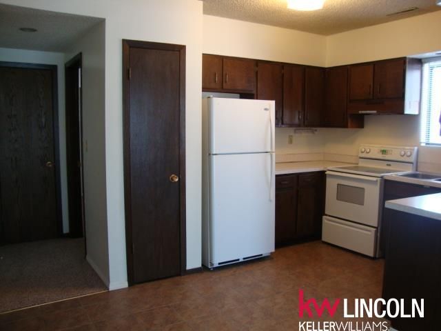 3900 Sweetbriar Lane, Lincoln, NE 68516