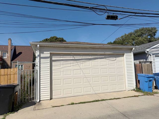 5121 S Tripp Avenue, Chicago, IL 60632