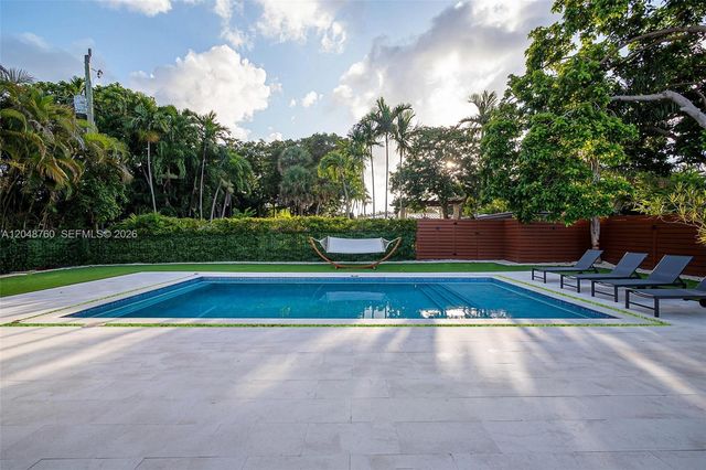 10658 NE 11th Ave, Miami Shores, FL 33138