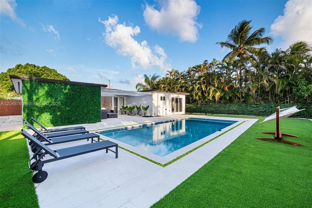 10658 NE 11th Ave, Miami Shores, FL 33138