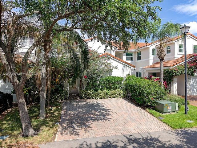 1640 Weeping Willow Way 1640, Hollywood, FL 33019