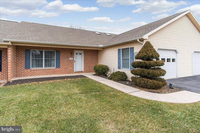3459 GLEN EAGLES DR, Chambersburg, PA 17202